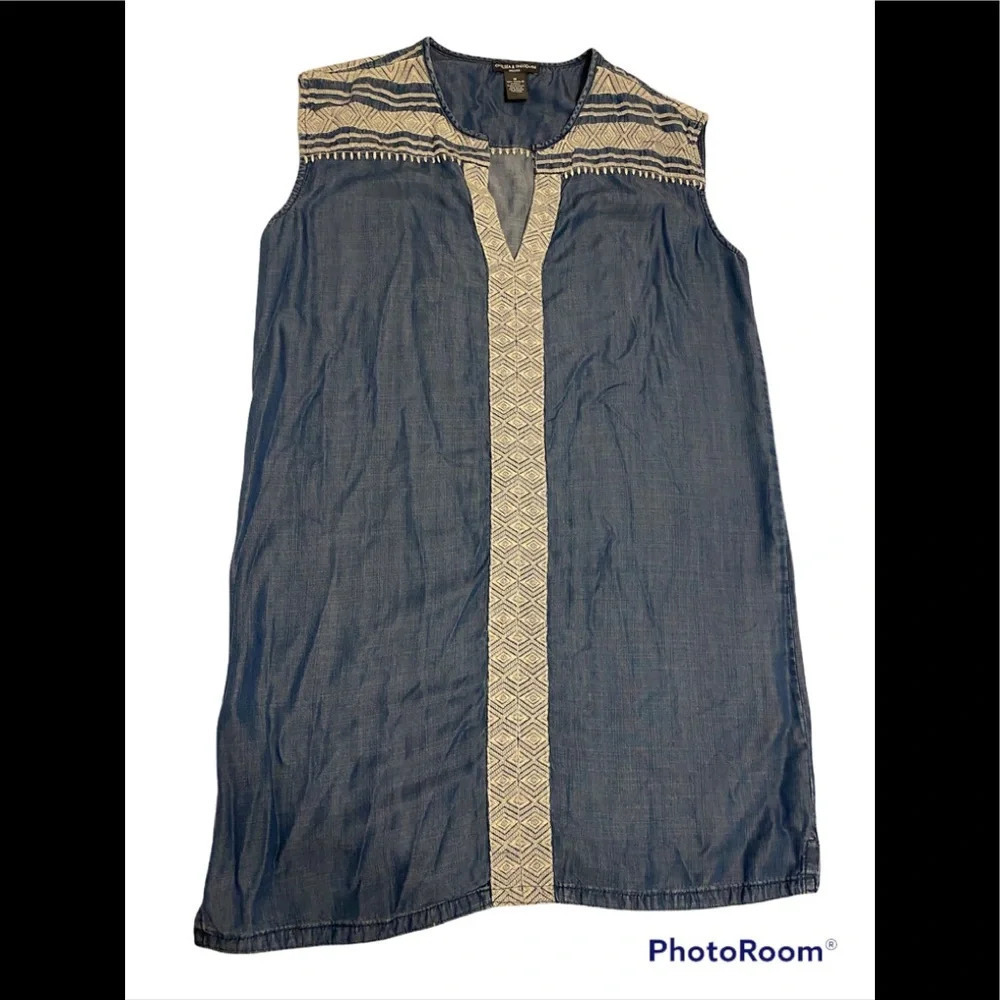 Chelsea & Theodore Chambray Embroidered Sleeveless Dress Sz M